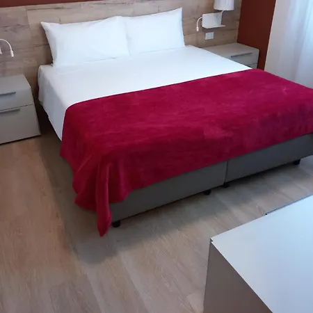 Otel Dante 3*