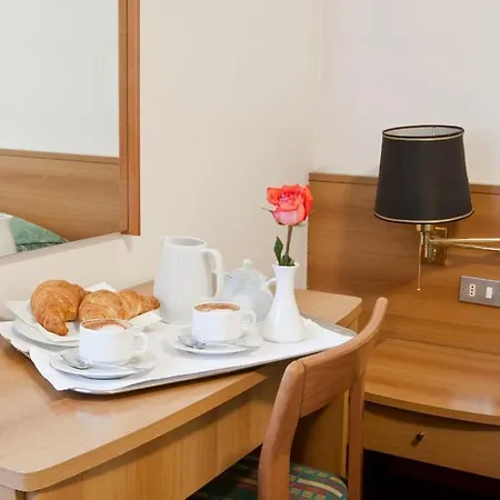Otel Dante 3*
